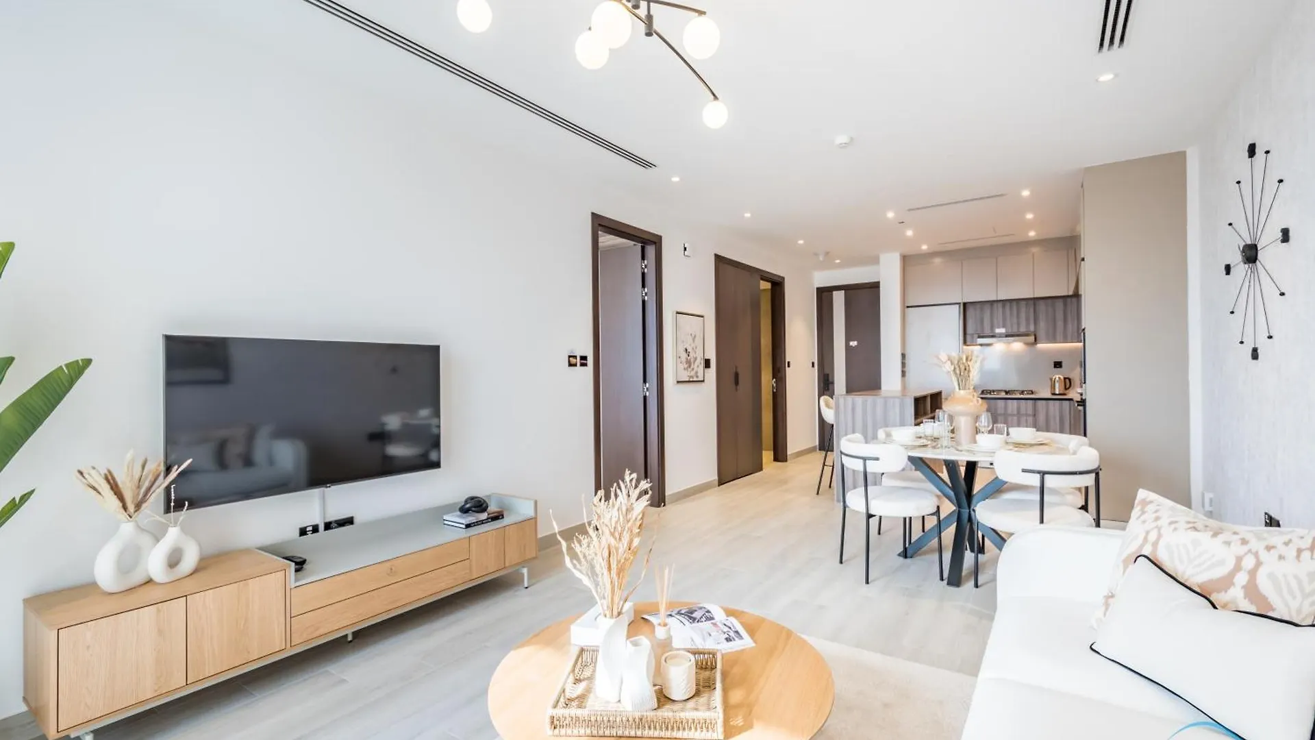 Charming 1Br Apartment In The Ivy, Jumeirah Village Triangle By Deluxe Holiday Homes Dubai 0*,